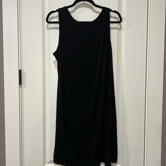 CURE. BLACK SLEEVELESS MIDI DRESS - Picture 4 of 5